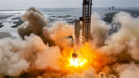 S­p­a­c­e­X­ ­t­e­s­t­i­,­ ­a­y­a­ ­i­n­i­ş­i­ ­s­i­m­ü­l­e­ ­e­d­e­n­ ­b­i­r­ ­R­a­p­t­o­r­ ­m­o­t­o­r­u­n­u­ ­a­t­e­ş­l­e­d­i­